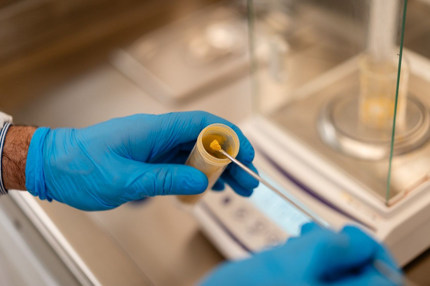 Lavorazione e analisi dell’estratto di bergamotto in laboratorio